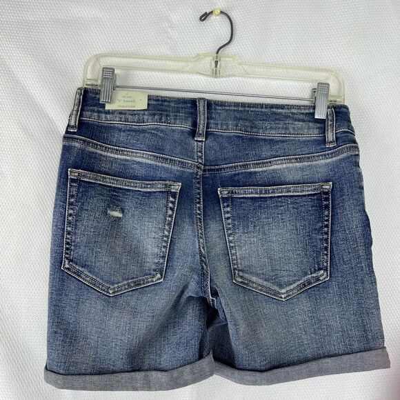 Maurices Womens Mid Rise Distressed Light Wash Cuffed Denim Jeans Short Sz 4 NWT - Picture 2 of 10